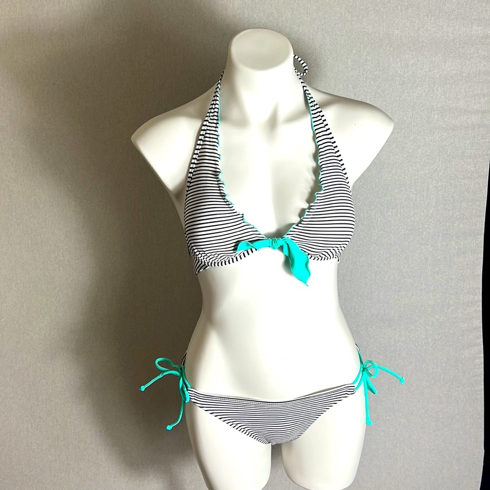 Victoria’s Secret bikini swimsuit size 34B/ S/P 2 pc great used